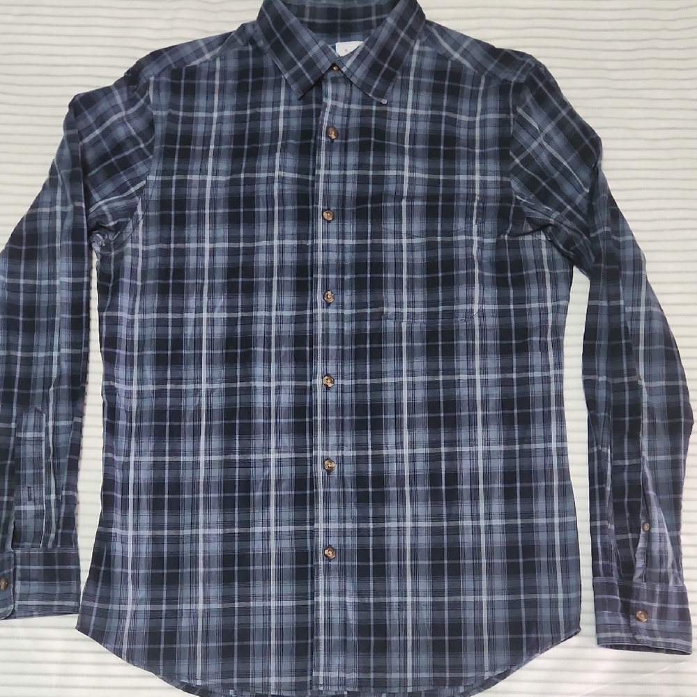 Old Navy Men's Blue and Black Plaid Shirt